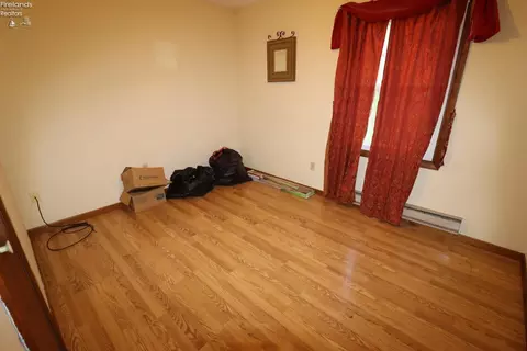 Bedroom - 115 Meadowfield Ct, Elyria, OH 44035 photo 10 of 10
