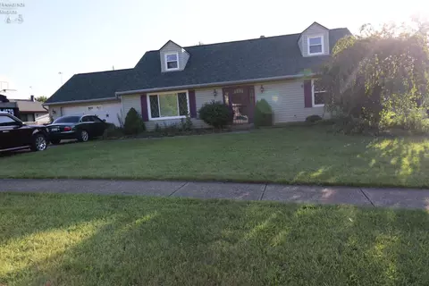 Exterior - 115 Meadowfield Ct, Elyria, OH 44035 photo 4 of 4