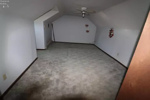 Bedroom - 115 Meadowfield Ct, Elyria, OH 44035 photo 4 of 10