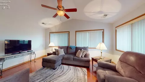 Living - 13 June Dr, Willard, OH 44890 photo 3 of 5