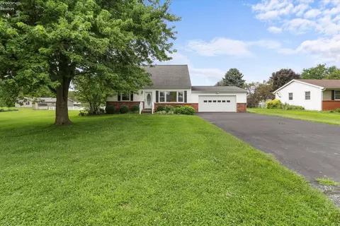 1520 N Ponderosa Dr, Port Clinton, OH 43452