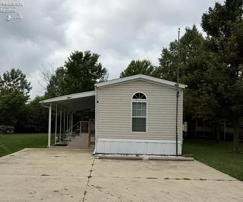 4495 W Darr-hopfinger Rd #7, Port Clinton, OH 43452