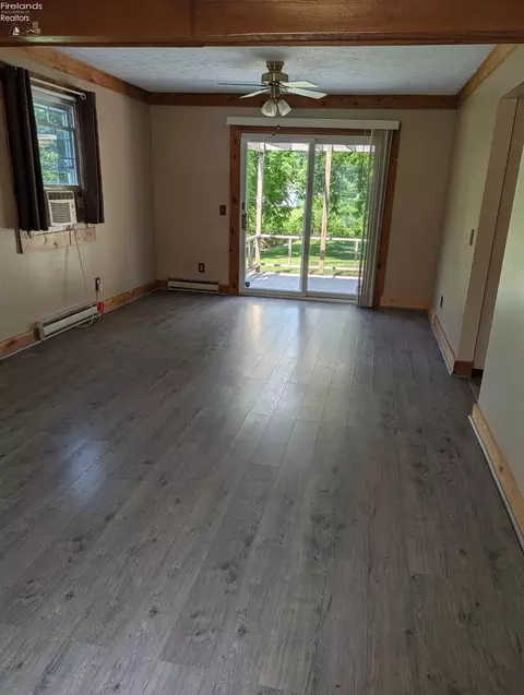 Living - 25 Cherry Ave, Tiffin, OH 44883 photo 2 of 2