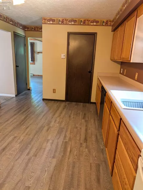 Kitchen - 25 Cherry Ave, Tiffin, OH 44883 photo 2 of 2