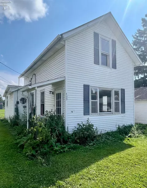 409 W Stone St, Gibsonburg, OH 43431