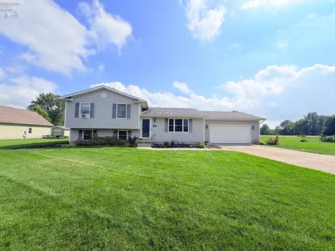 Exterior - 6410 Royce Dr, Marblehead, OH 43440 photo 9 of 11