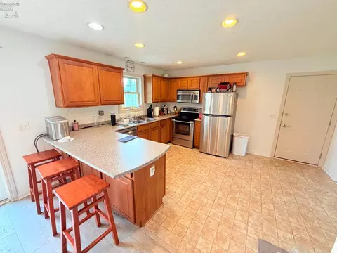 Kitchen - 6410 Royce Dr, Marblehead, OH 43440 photo 2 of 3