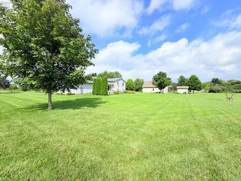 Exterior - 6410 Royce Dr, Marblehead, OH 43440 photo 7 of 10