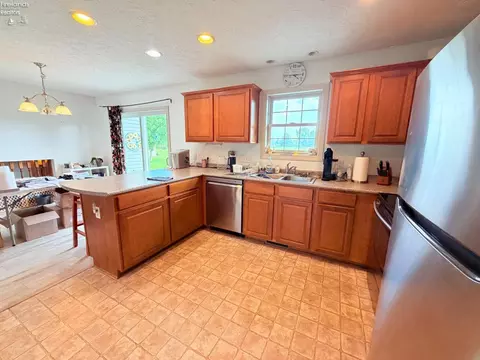 Kitchen - 6410 Royce Dr, Marblehead, OH 43440 photo 3 of 3