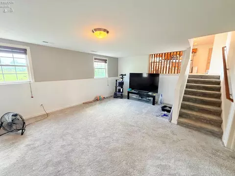 Living - 6410 Royce Dr, Marblehead, OH 43440 photo 4 of 4