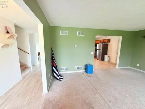 Living - 6410 Royce Dr, Marblehead, OH 43440 photo 1 of 4