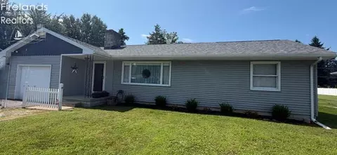 1228 Tucker Rd, Fremont, OH 43420