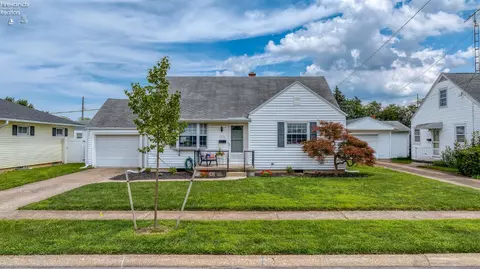 2220 Stahlwood Dr, Sandusky, OH 44870