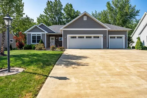 5131 E Blue Teal Dr, Port Clinton, OH 43452