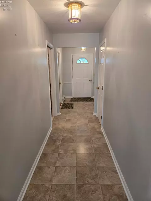 Entry Way - 1909 E Waterberry Dr, Huron, OH 44839 photo 2 of 4