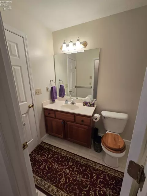 Bath - 1909 E Waterberry Dr, Huron, OH 44839 photo 2 of 5