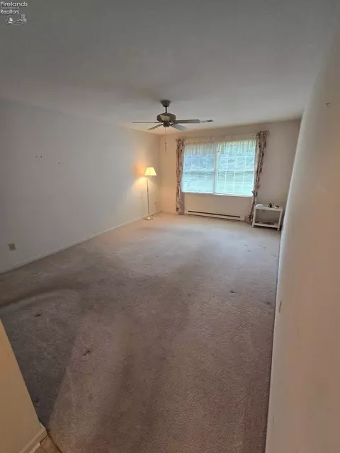 Bedroom - 1909 E Waterberry Dr, Huron, OH 44839 photo 3 of 5