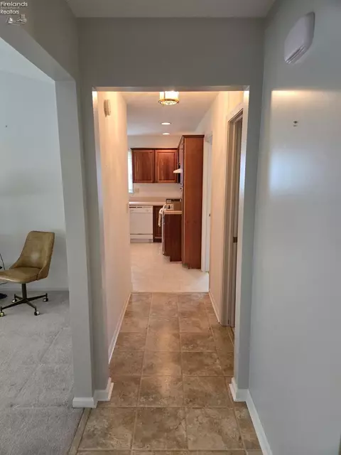 Entry Way - 1909 E Waterberry Dr, Huron, OH 44839 photo 3 of 4