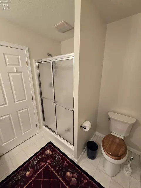Bath - 1909 E Waterberry Dr, Huron, OH 44839 photo 4 of 5