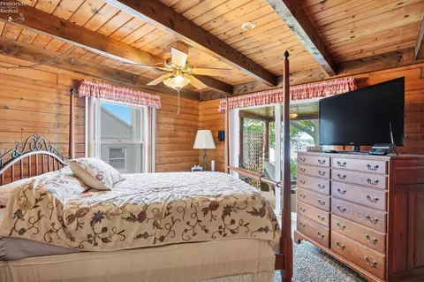 Bedroom - 5835 E Saylor St, Marblehead, OH 43440 photo 3 of 7