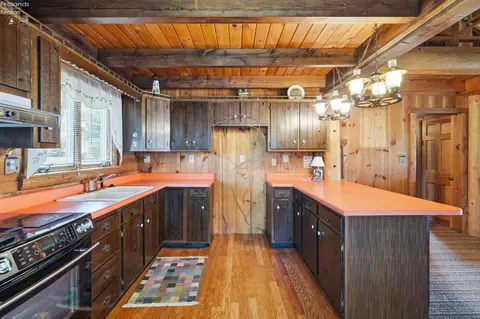 Kitchen - 5835 E Saylor St, Marblehead, OH 43440 photo 2 of 4