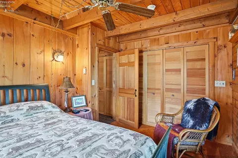 Bedroom - 5835 E Saylor St, Marblehead, OH 43440 photo 2 of 7