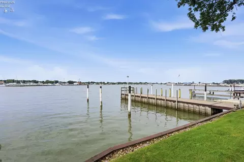 View/Area - 5835 E Saylor St, Marblehead, OH 43440 photo 3 of 14