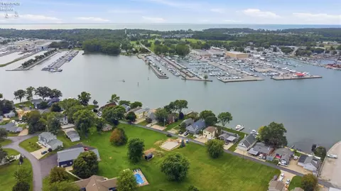 View/Area - 5835 E Saylor St, Marblehead, OH 43440 photo 9 of 14