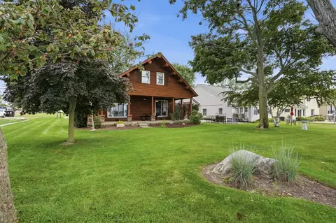 Exterior - 5835 E Saylor St, Marblehead, OH 43440 photo 5 of 10