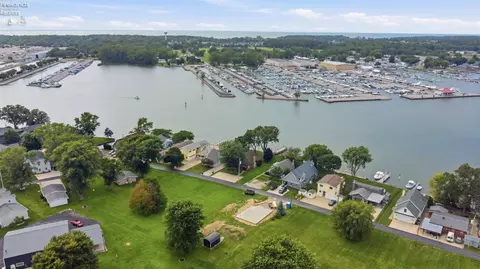View/Area - 5835 E Saylor St, Marblehead, OH 43440 photo 8 of 14