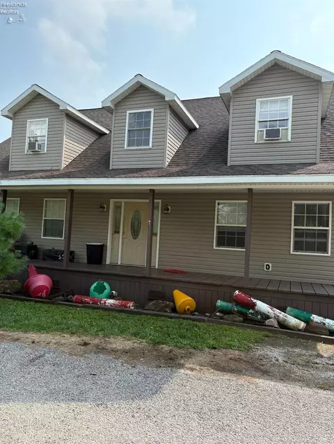 4445 N Rider Rd, Oak Harbor, OH 43449