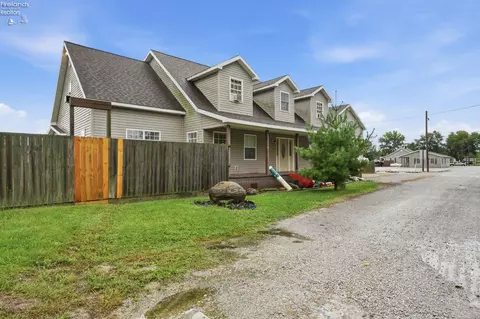 4445 N Rider Rd, Oak Harbor, OH 43449