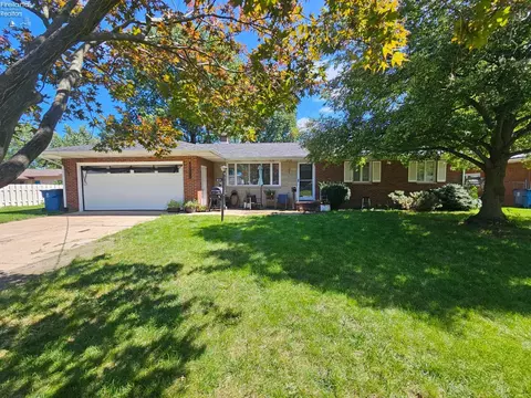 811 Lee Ave, Port Clinton, OH 43452