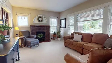Living - 199 E Main, Norwalk, OH 44857 photo 3 of 5