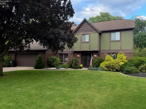 3320 E Stoneway Dr, Sandusky, OH 44870