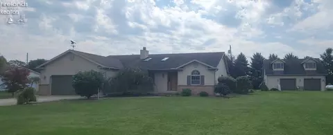 41 W Adams Dr, Fremont, OH 43420
