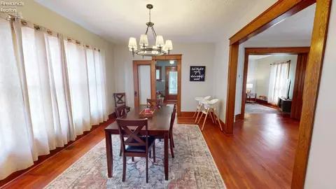 Dining - 506 Clark St, Willard, OH 44890 photo 2 of 3