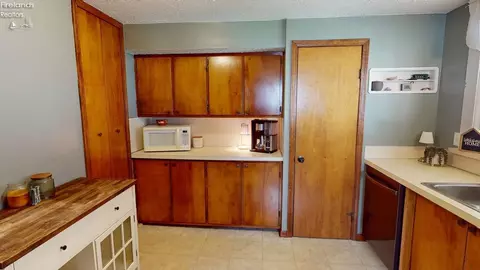 Kitchen - 506 Clark St, Willard, OH 44890 photo 2 of 6