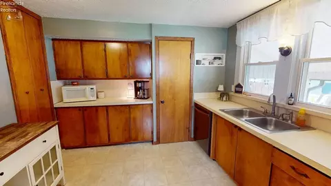 Kitchen - 506 Clark St, Willard, OH 44890 photo 6 of 6