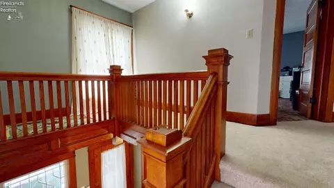 Entry Way - 506 Clark St, Willard, OH 44890 photo 4 of 5