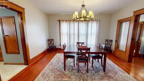 Dining - 506 Clark St, Willard, OH 44890 photo 1 of 3