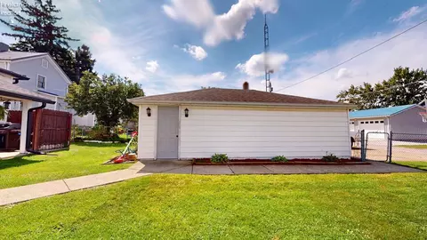 Exterior - 506 Clark St, Willard, OH 44890 photo 3 of 4