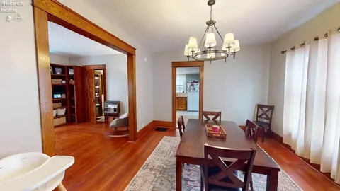 Dining - 506 Clark St, Willard, OH 44890 photo 3 of 3