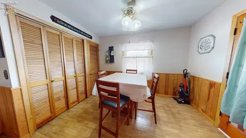 Dining - 320 E Long St, Willard, OH 44890 photo 2 of 3