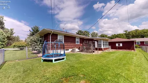 Exterior - 320 E Long St, Willard, OH 44890 photo 3 of 6