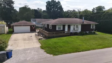 Exterior - 320 E Long St, Willard, OH 44890 photo 4 of 6