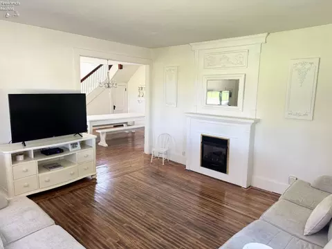 Living - 7611 Hahn Rd, Huron, OH 44839 photo 2 of 2