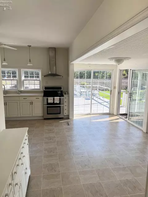 Kitchen - 7611 Hahn Rd, Huron, OH 44839 photo 1 of 1