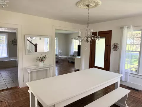Dining - 7611 Hahn Rd, Huron, OH 44839 photo 1 of 1