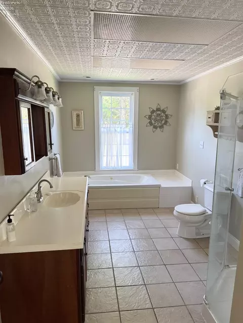 Bath - 7611 Hahn Rd, Huron, OH 44839 photo 1 of 3